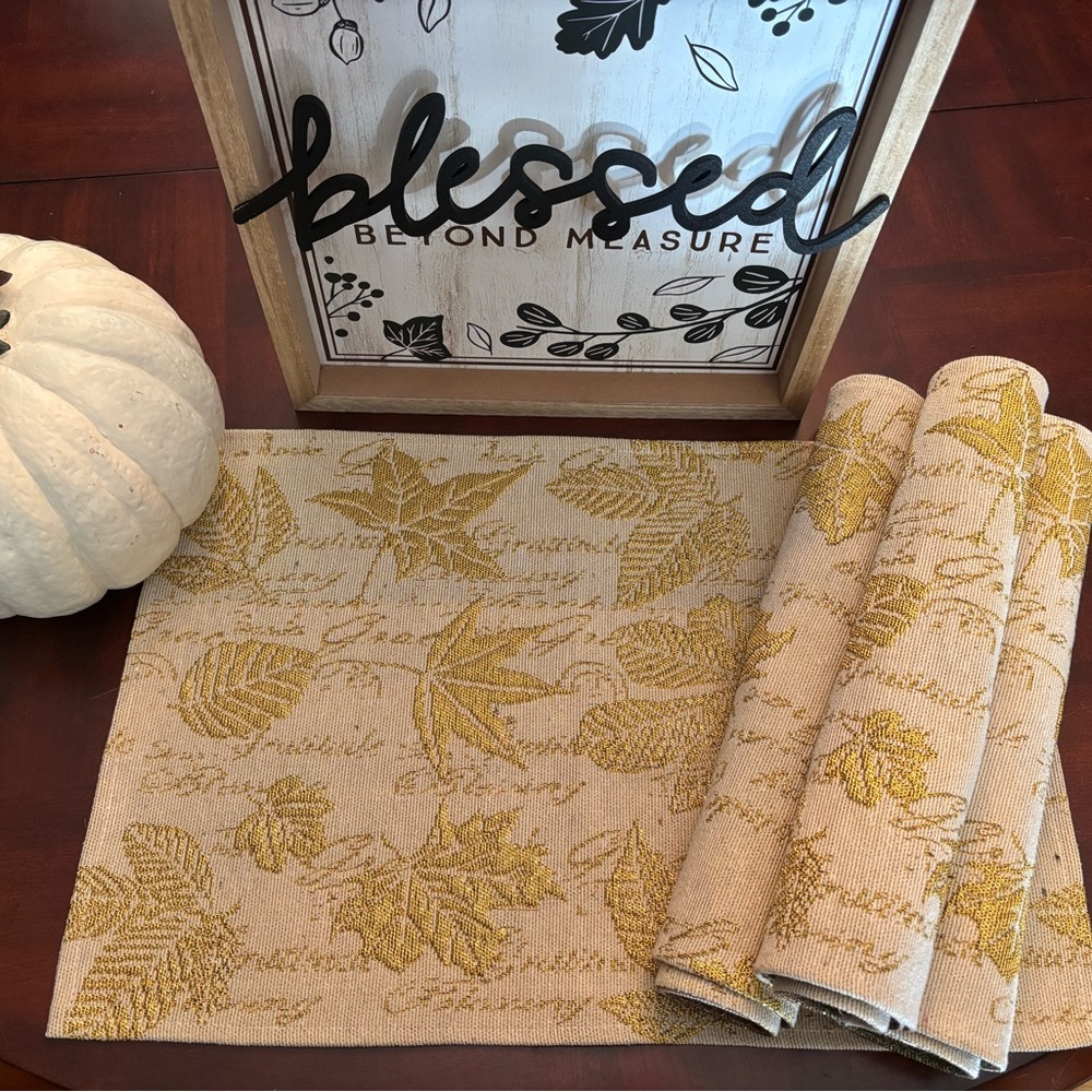 Gold Leaf Patterned Table Placemats